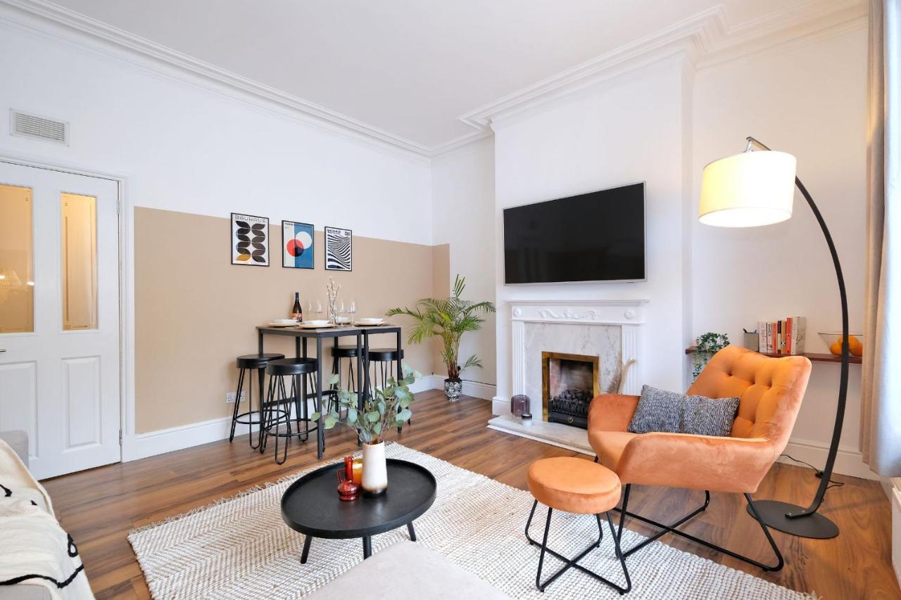 Sensational West End Living With Bicocca * Aberdeen