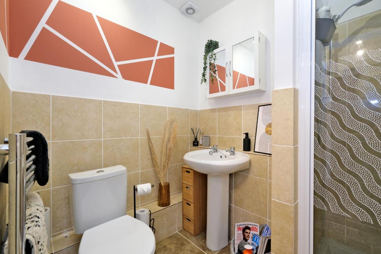 Sensational West End Living With Bicocca *