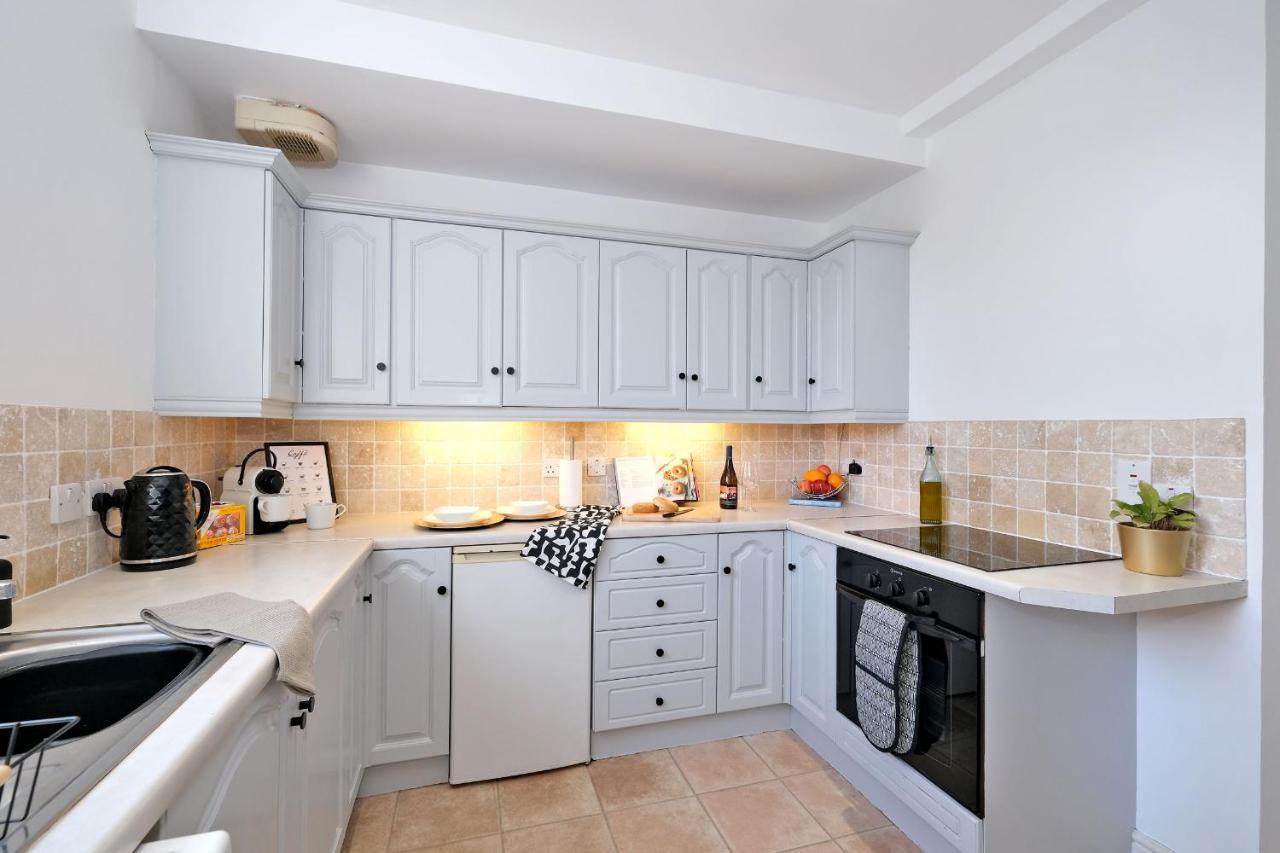 Apartment Sensational West End Living With Bicocca *