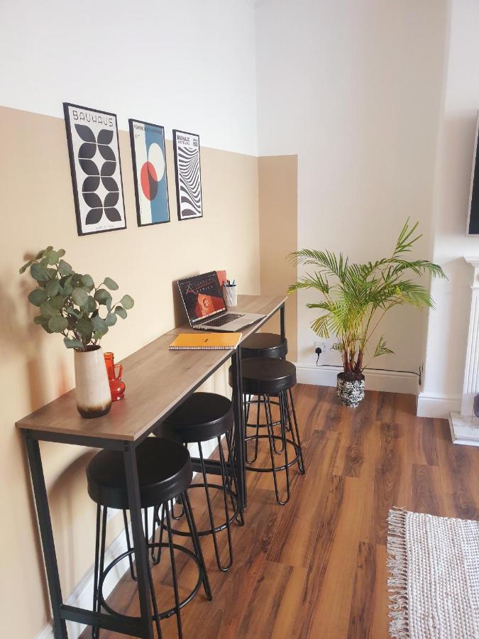 Apartment Sensational West End Living With Bicocca *